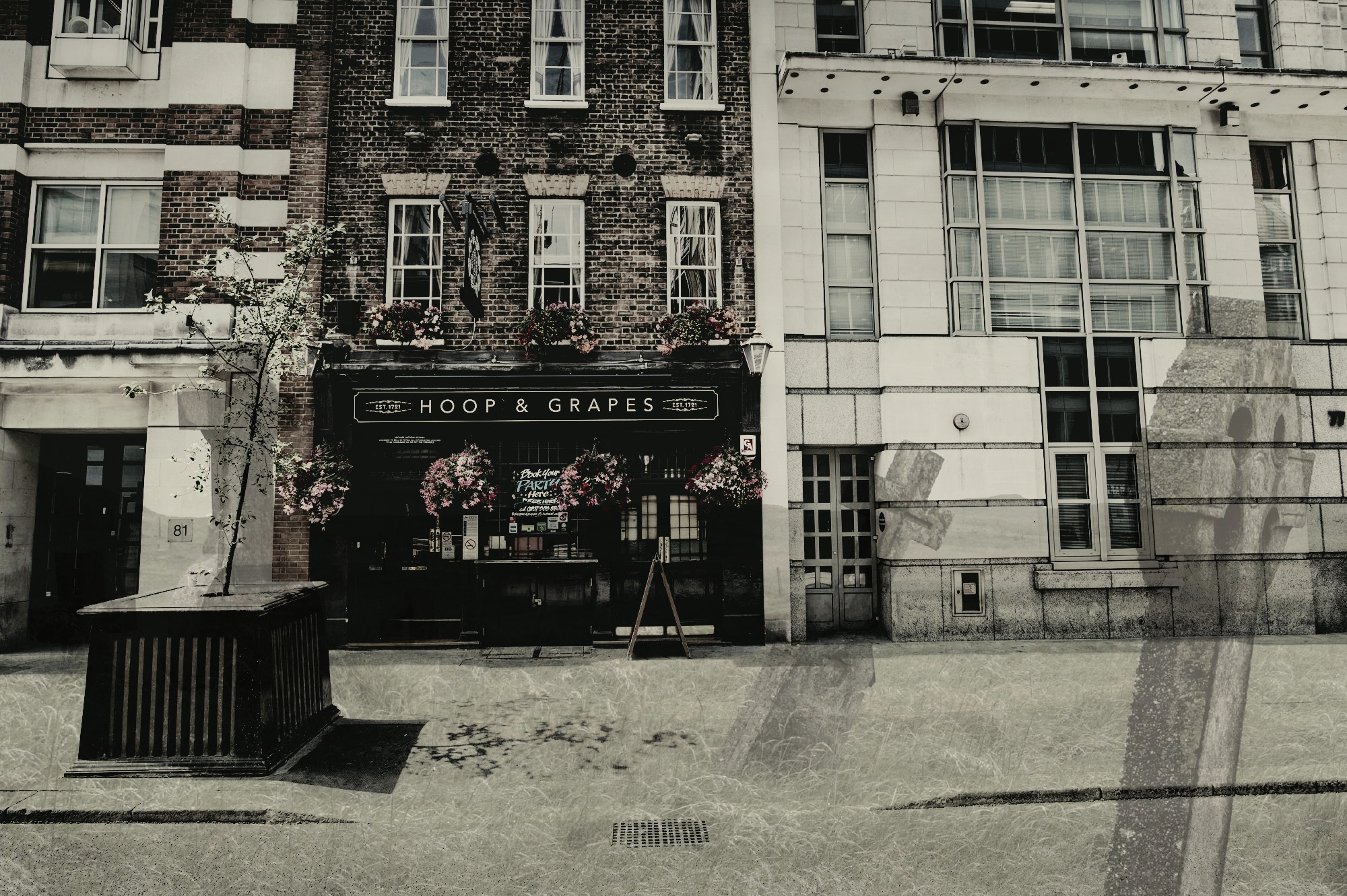 9 haunted pubs for Halloween - Hoop & Grapes, London