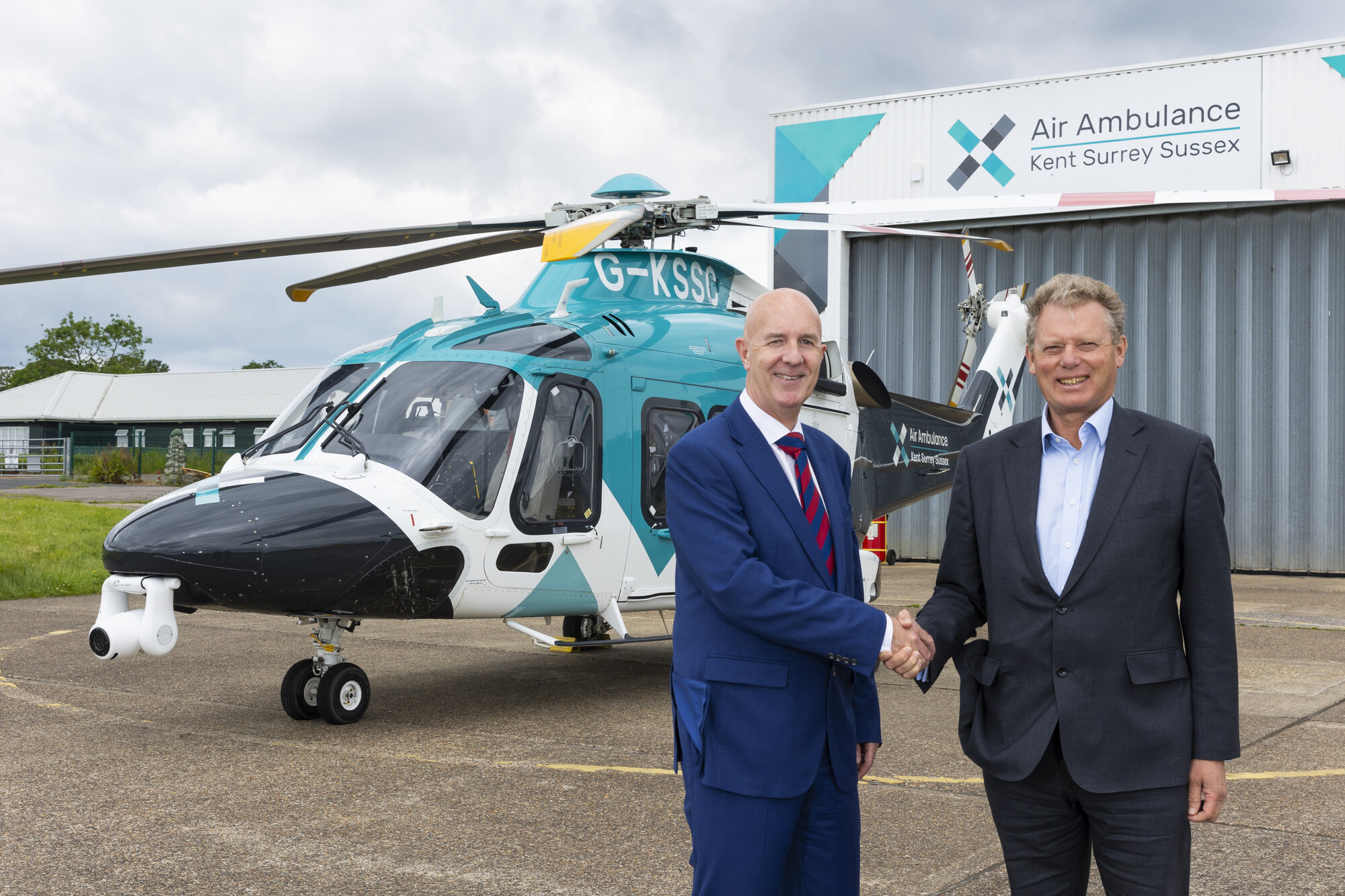 David Welch, Chief Executive of KSS and Jonathan Neame, Chief Executive of Shepherd Neame at the charity’s operational base at Redhill Aerodrome